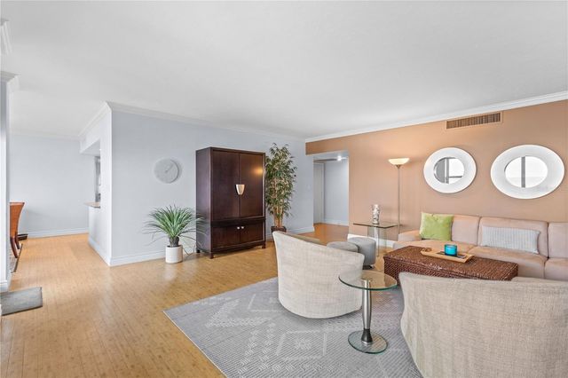 603 LONGBOAT CLUB ROAD 202N, Longboat Key, FL 34228