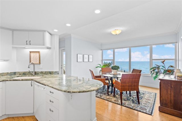 603 LONGBOAT CLUB ROAD 202N, Longboat Key, FL 34228