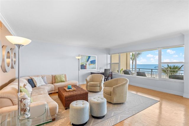 603 LONGBOAT CLUB ROAD 202N, Longboat Key, FL 34228
