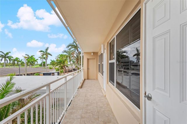 603 LONGBOAT CLUB ROAD 202N, Longboat Key, FL 34228