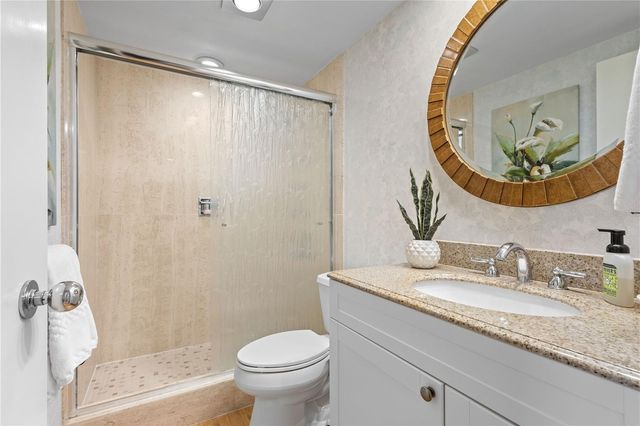 603 LONGBOAT CLUB ROAD 202N, Longboat Key, FL 34228