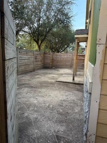 2088 Laverne Street 1, Houston, TX 77080