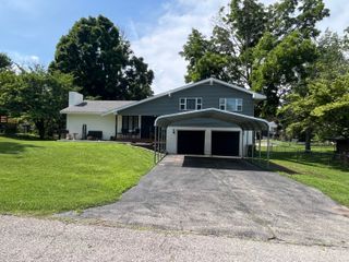 508 East Kirkwood Drive, Aurora, MO 65605
