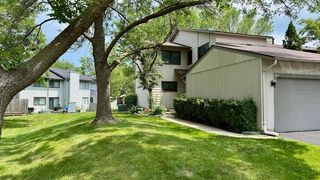 807 Hughes Place, Vernon Hills, IL 60061