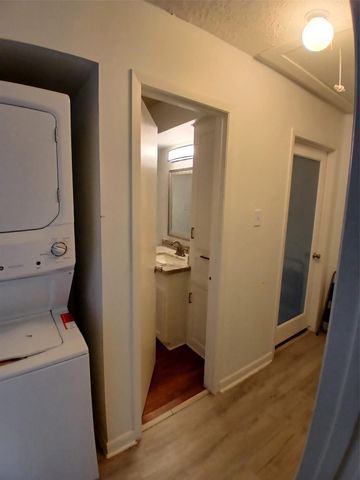 121 Roy Street, Magnolia, TX 77354