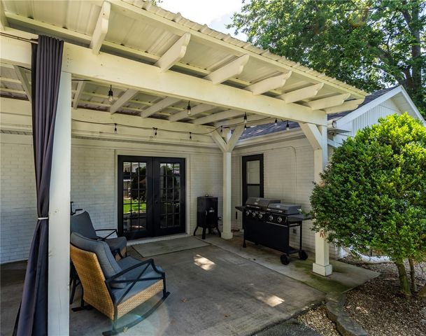 216 W Bush Street, Prairie Grove, AR 72753