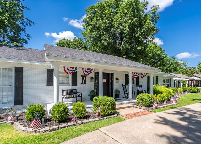 216 W Bush Street, Prairie Grove, AR 72753
