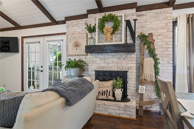 216 W Bush Street, Prairie Grove, AR 72753