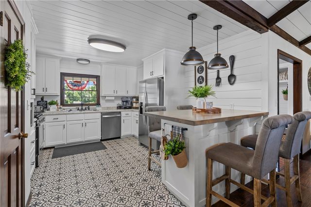 216 W Bush Street, Prairie Grove, AR 72753