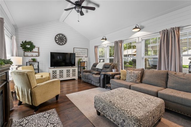 216 W Bush Street, Prairie Grove, AR 72753