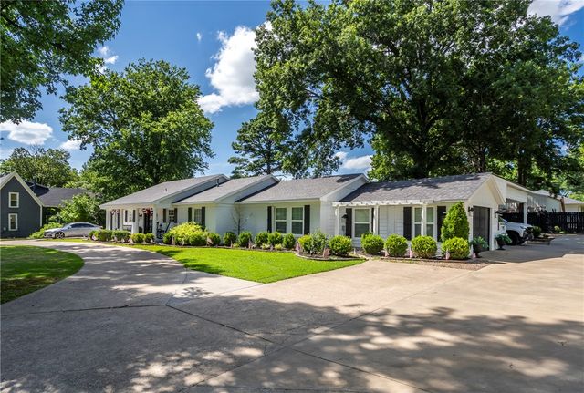 216 W Bush Street, Prairie Grove, AR 72753