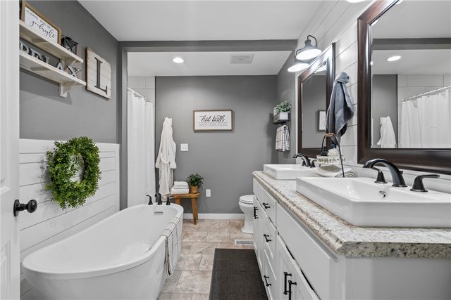 216 W Bush Street, Prairie Grove, AR 72753