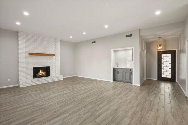 6019 Yellow Rock Trail, Dallas, TX 75248