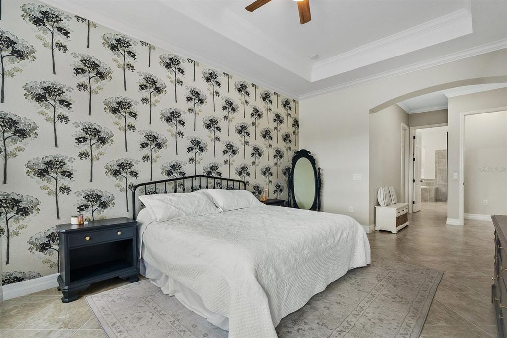 Image 19 of property listing at 20655 VALPRATO COURT, Venice, FL 34293