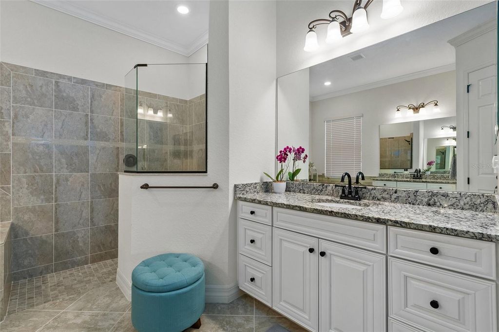 Image 20 of property listing at 20655 VALPRATO COURT, Venice, FL 34293