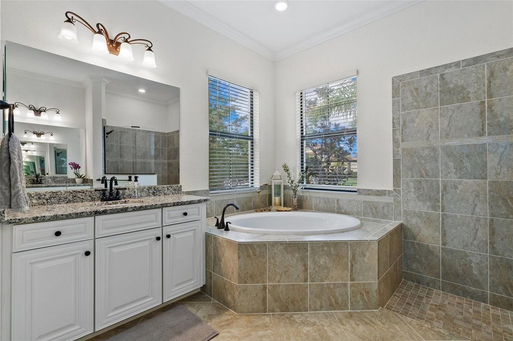 Image 21 of property listing at 20655 VALPRATO COURT, Venice, FL 34293