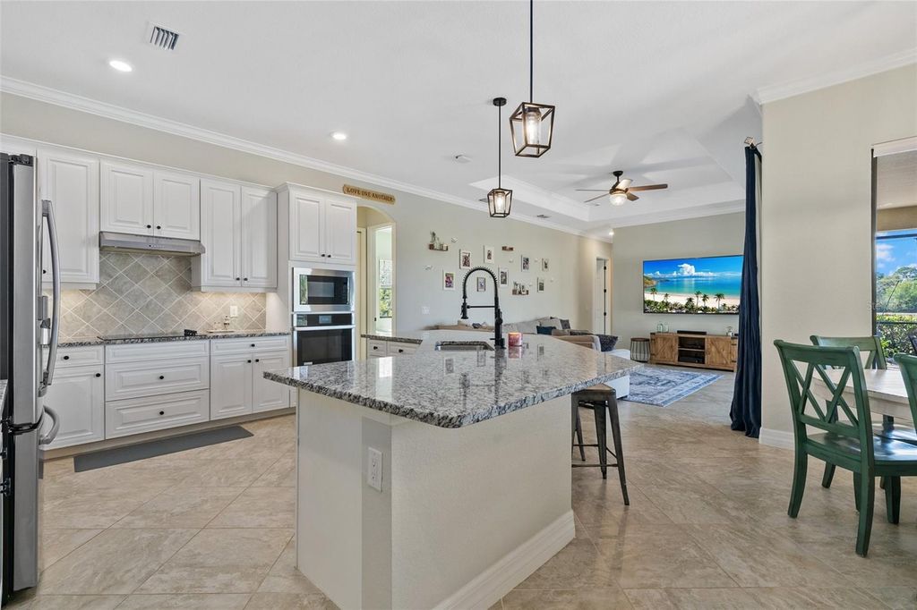 Image 5 of property listing at 20655 VALPRATO COURT, Venice, FL 34293