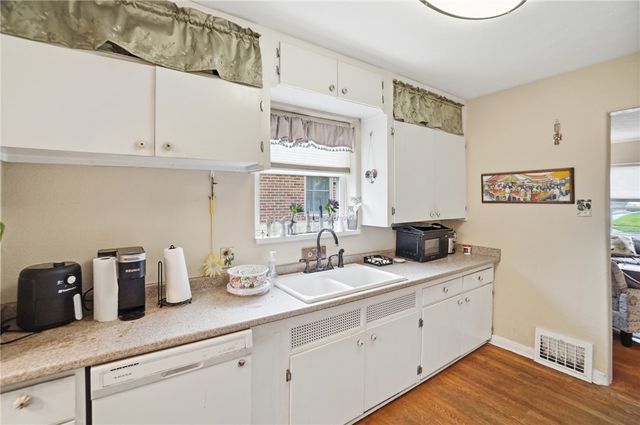 225 Cushing Avenue, Kettering, OH 45429