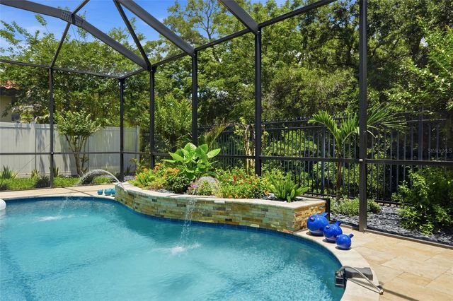 2165 MAJESTIC OAKS BOULEVARD, Clearwater, FL 33759