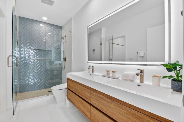 550 Okeechobee Boulevard Lph-07, West Palm Beach, FL 33401