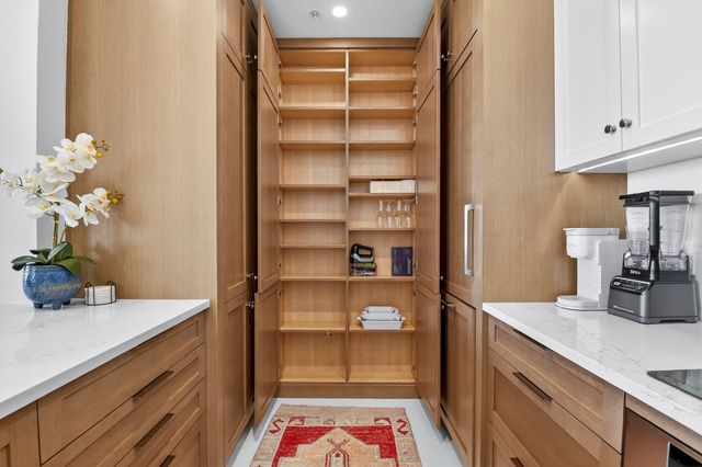 550 Okeechobee Boulevard Lph-07, West Palm Beach, FL 33401