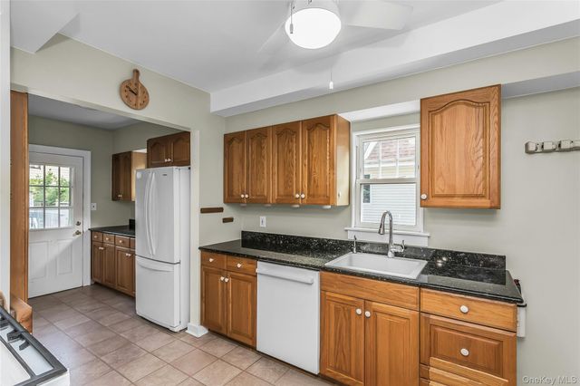 43 Elm Street, Lynbrook, NY 11563