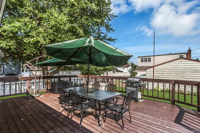 43 Elm Street, Lynbrook, NY 11563