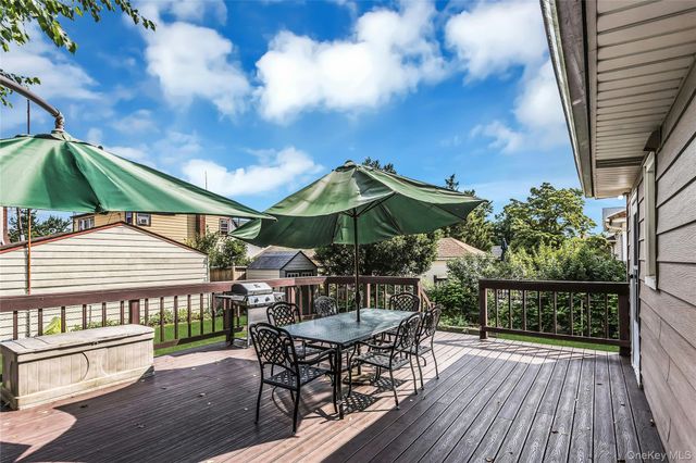 43 Elm Street, Lynbrook, NY 11563
