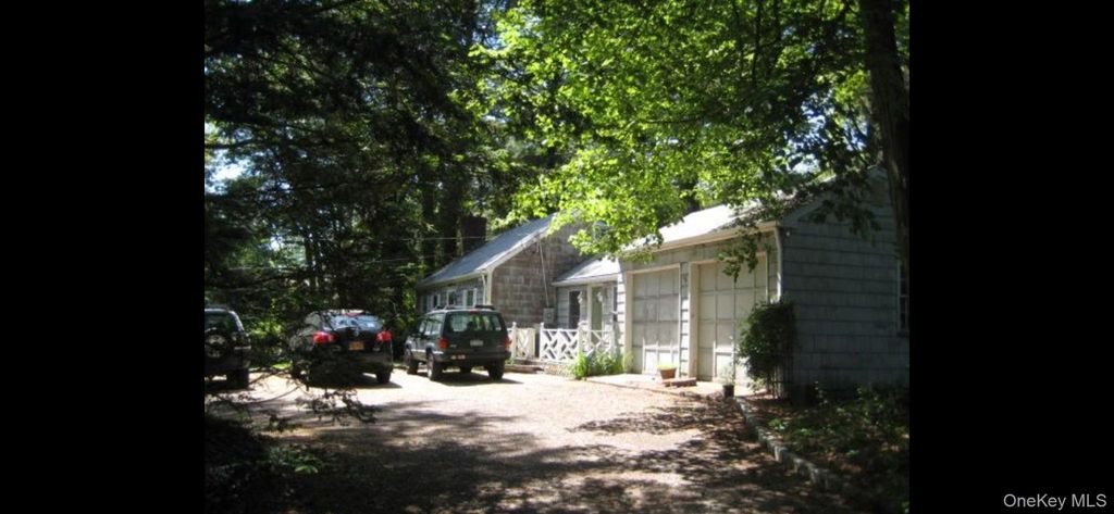 11 Mary Lane, Roslyn Harbor, NY 11548