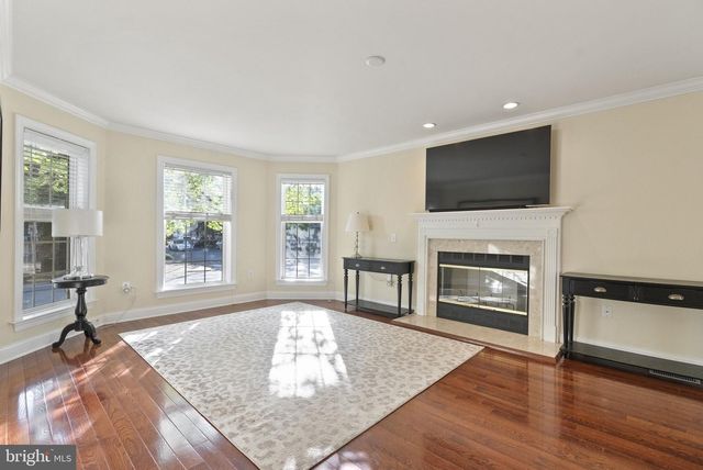 401 FARNSWORTH AVE, Bordentown, NJ 08505