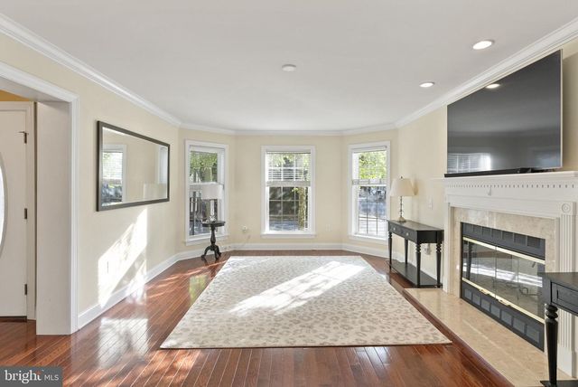 401 FARNSWORTH AVE, Bordentown, NJ 08505