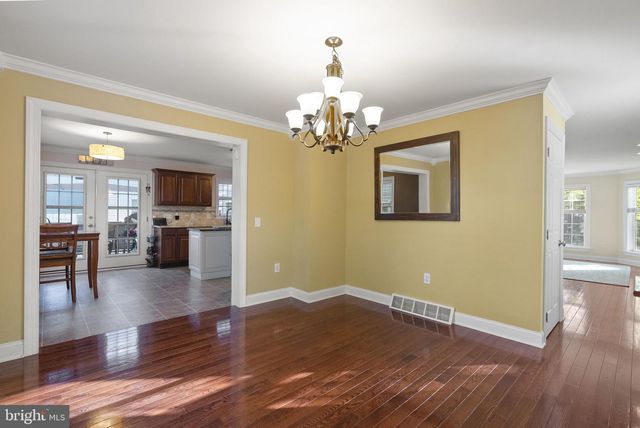 401 FARNSWORTH AVE, Bordentown, NJ 08505