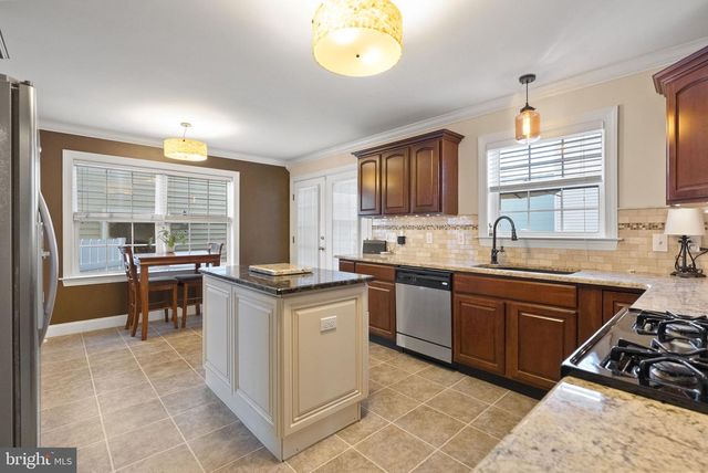 401 FARNSWORTH AVE, Bordentown, NJ 08505