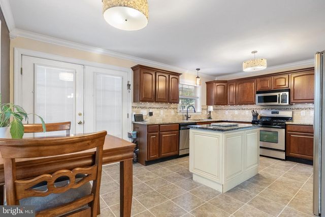 401 FARNSWORTH AVE, Bordentown, NJ 08505