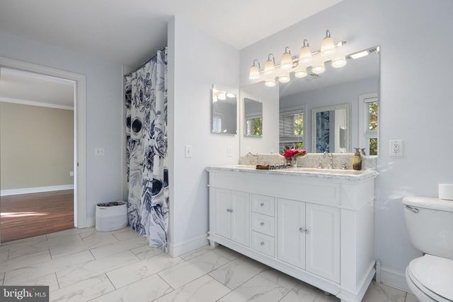 401 FARNSWORTH AVE, Bordentown, NJ 08505