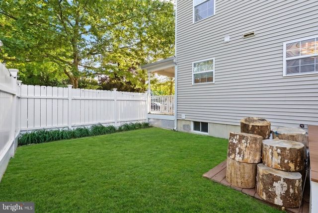 401 FARNSWORTH AVE, Bordentown, NJ 08505