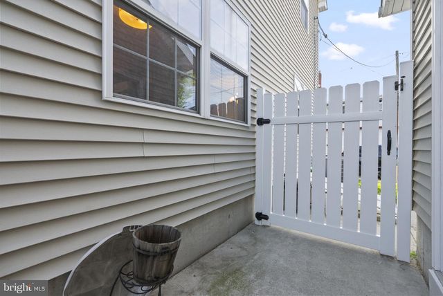 401 FARNSWORTH AVE, Bordentown, NJ 08505