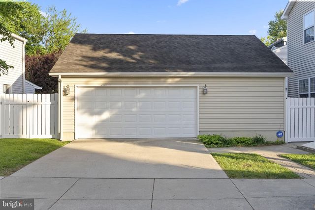401 FARNSWORTH AVE, Bordentown, NJ 08505