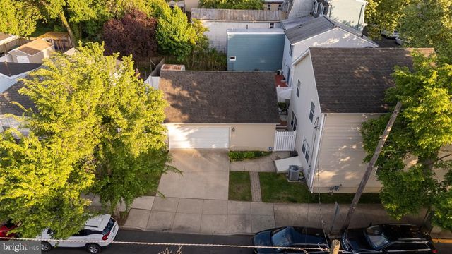 401 FARNSWORTH AVE, Bordentown, NJ 08505