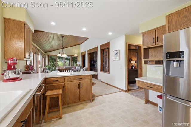 6880 Forestlawn Court, Waterford Charter Township, MI 48327