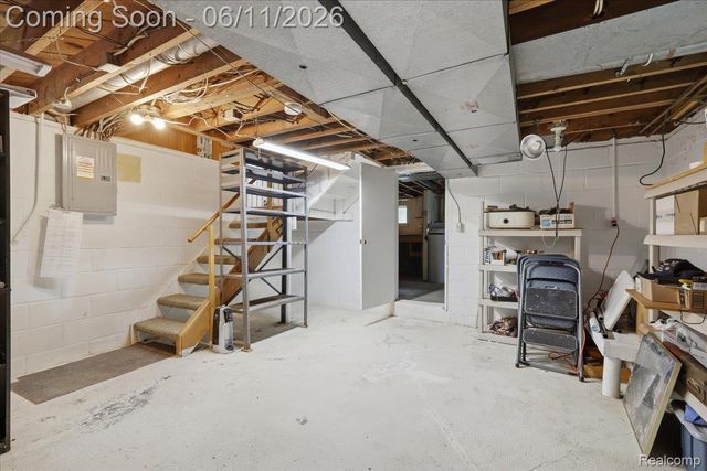 6880 Forestlawn Court, Waterford Charter Township, MI 48327