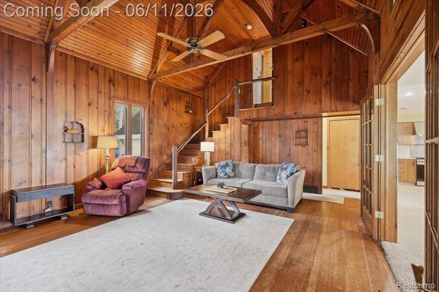 6880 Forestlawn Court, Waterford Charter Township, MI 48327