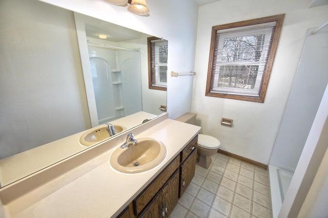 4445 Longview DRIVE, New Berlin, WI 53151
