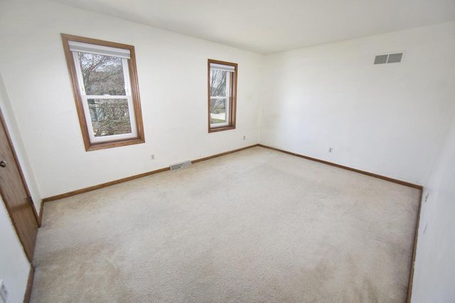 4445 Longview DRIVE, New Berlin, WI 53151