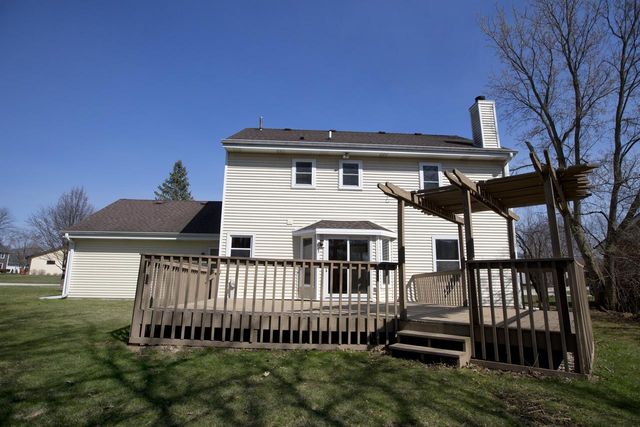 4445 Longview DRIVE, New Berlin, WI 53151