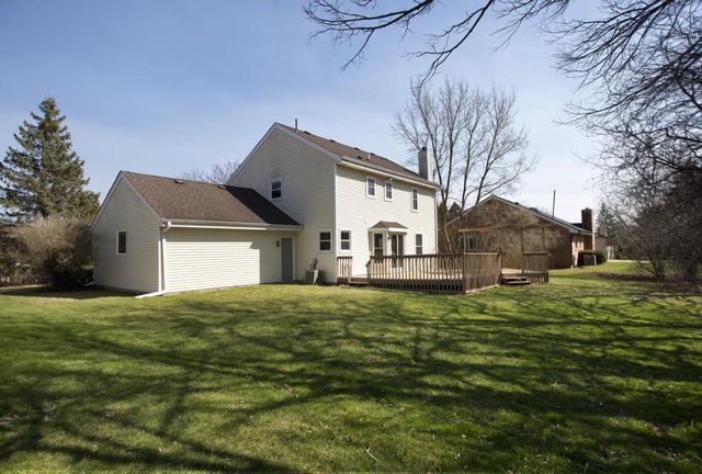 4445 Longview DRIVE, New Berlin, WI 53151