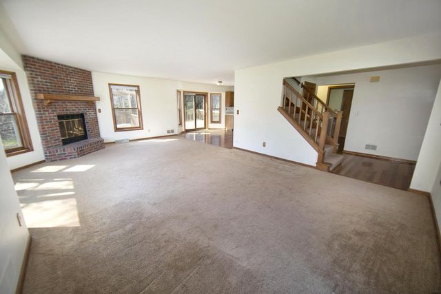 4445 Longview DRIVE, New Berlin, WI 53151