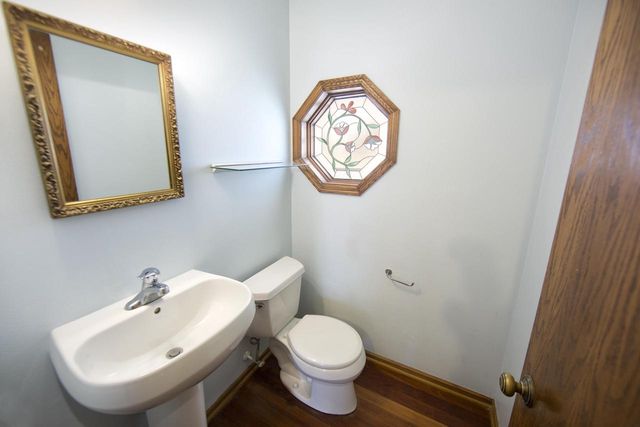 4445 Longview DRIVE, New Berlin, WI 53151