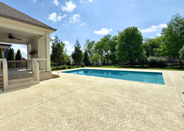 2309 Coppergate Way, Thompsons Station, TN 37179