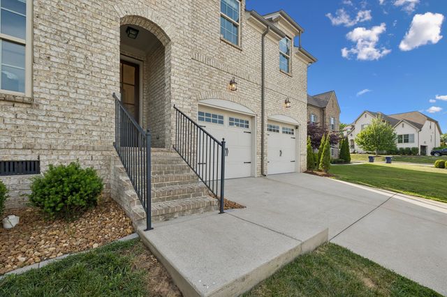 2309 Coppergate Way, Thompsons Station, TN 37179